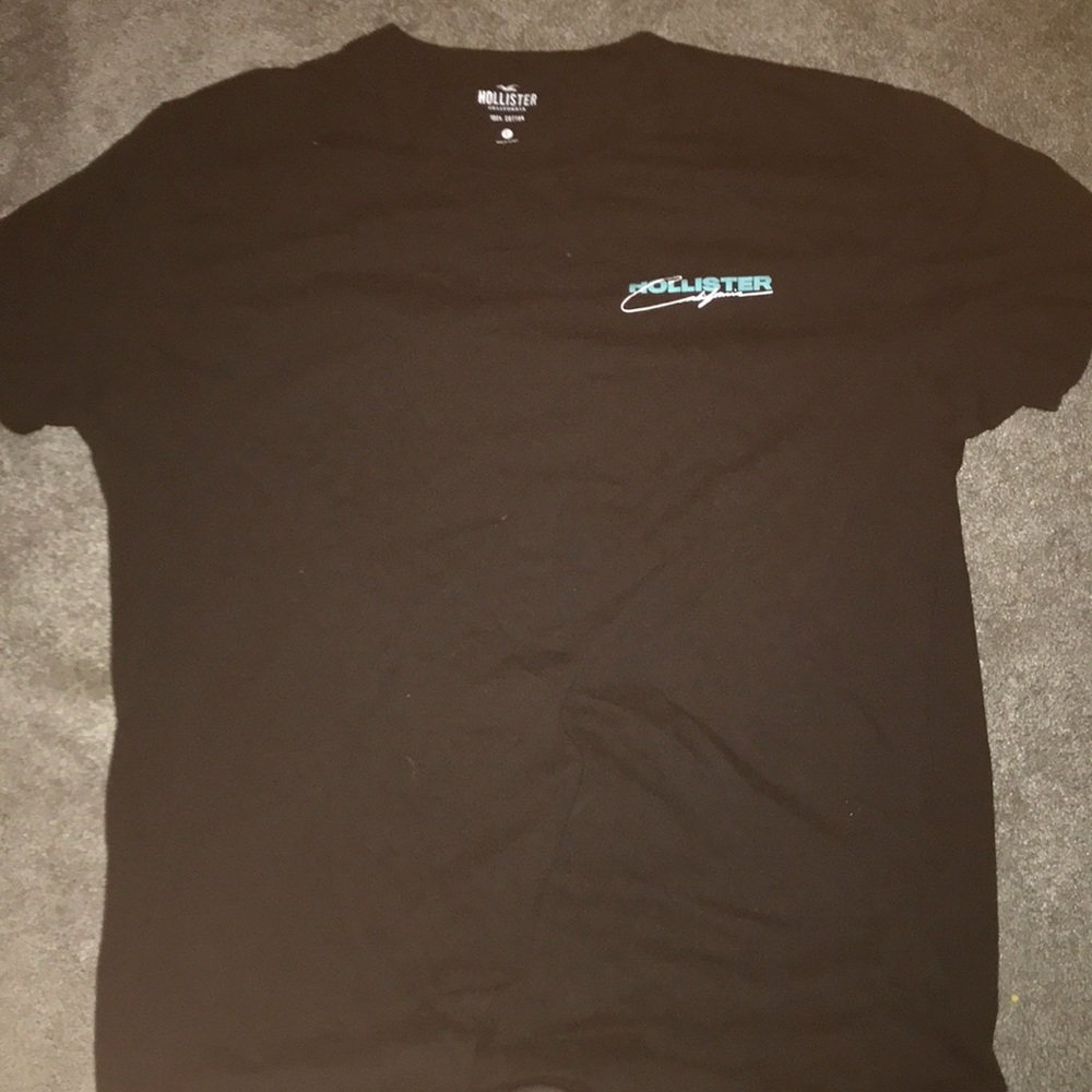 HOLLISTER T-SHIRT